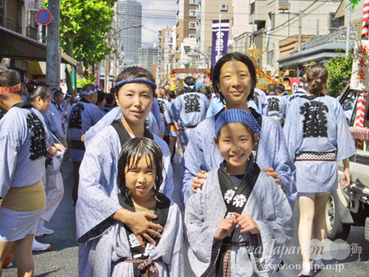 常盤一さん。前回は見ていましたが今回は担いでみました～　お祭り、とにかく楽しいです！