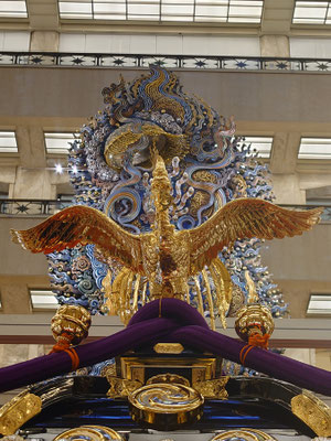 〈No.23009〉扇幸志郎さん<br>■神田祭<br>撮影日：2023年5月21日<br>場所：日本橋三越<br>日本橋三越にて神田明神所蔵の資料を展示していました。 神田祭が終わり二の宮の三越寄贈の神輿が展示してたので撮影して来ました。 今しか撮れない写真です。