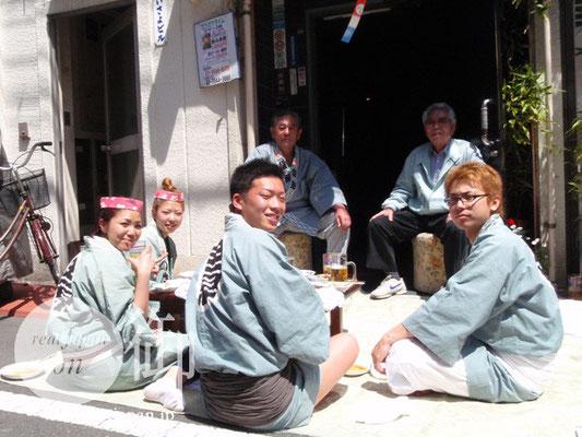 雷門田原町会のみなさん：気っぷのいい親方でした。お茶ご馳走様でした！