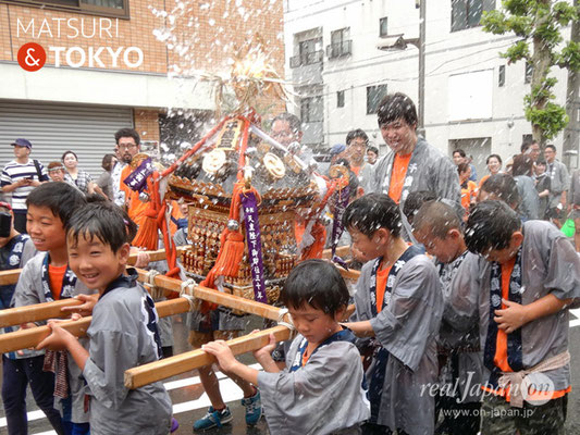 〈深川神明宮例大祭〉神輿連合渡御　十三番: 千歳三丁目(小神輿) ＠2018.08.12　fkg18_023