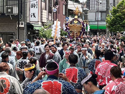 〈No.23019〉なりトンゴリとんさん<br>■矢先稲荷神社例大祭<br>撮影日：2023年6月18日<br>場所：台東区松が谷<br>本社神輿渡御