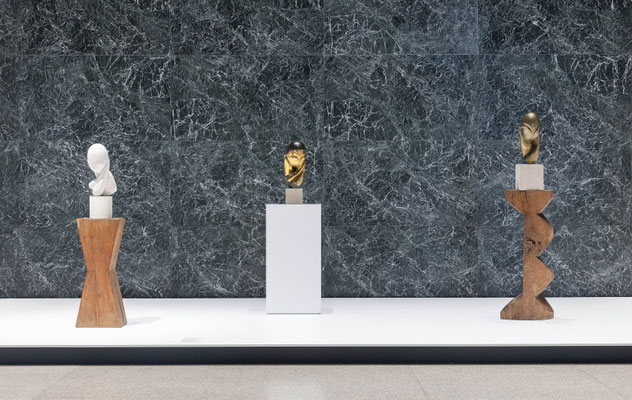 Brancusi, Ausstellungsansicht, Neue Nationalgalerie, 2026, Foto: Neue Nationalgalerie – Stiftung Preußischer Kulturbesitz / David von Becker © Succession Brancusi - All rights reserved / VG Bild-Kunst, Bonn 2026 