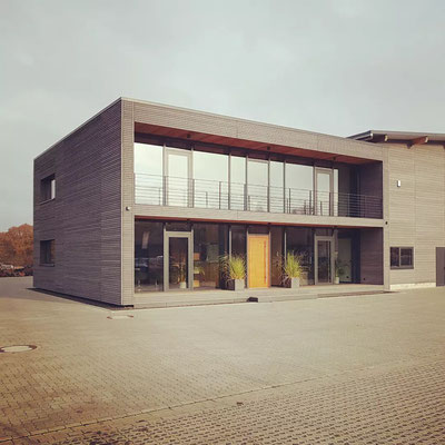 Buxtehude, Gewerbehalle und Bürogebäude für Zimmerei , Entwurf 2019, Realisierung durch Bauherr