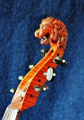 Laura's lion - violworks