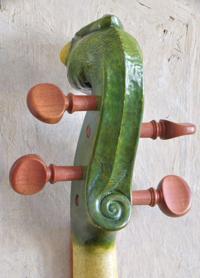 chameleon, rear view - violworks