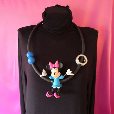 Bild 2 -  lange Tierketten - Minnie Mouse an schwarzem Schlauch 68 €