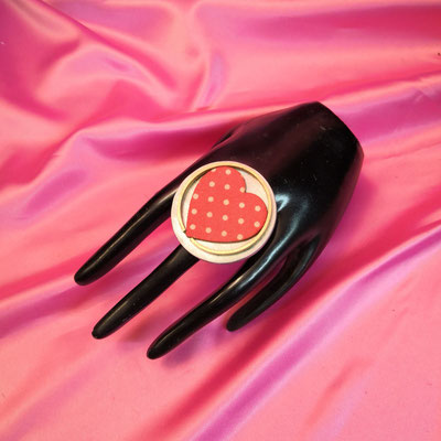 Bild 18, Ringe  -  Ring rotes Herz, 40 €