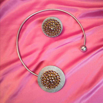 Bild 6, Halsreifen  -  Halsreif Boho rosa, 55 € - Ring 45 €