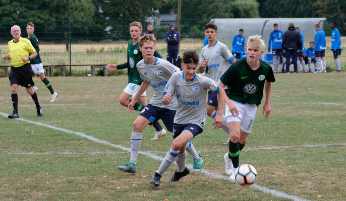 Schalke 04 gegen Wolfsburg ( U15 ) Semih Sarli