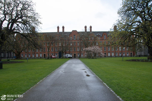 Trinity College| Aroundtheworldstepbystep.com