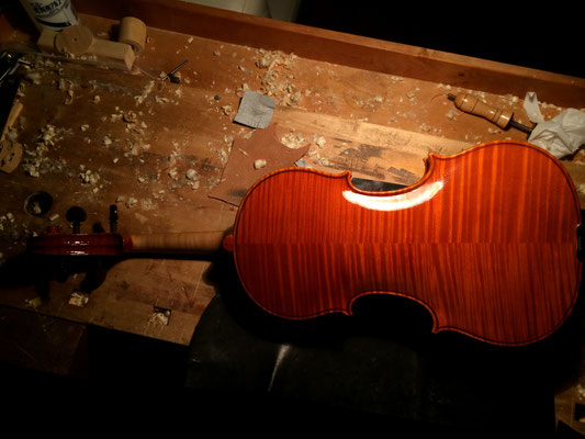 楽器製作 弦楽器専門店tuttofare トゥットファーレ バイオリン修理 毛替え
