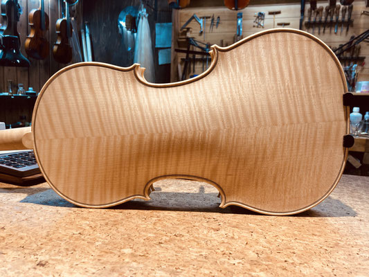 楽器製作 弦楽器専門店tuttofare トゥットファーレ バイオリン修理 毛替え