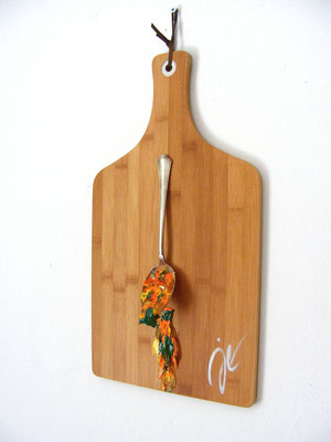 "Soup for all - no food waste " 2015 Silberlöffel auf Bambusbrett, Acrylfarben 45 cm x 25 cm 1,5 cm 