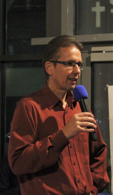 Kursleiter und Caller Thomas Blaschke /Course Instructor and Caller Thomas Blaschke