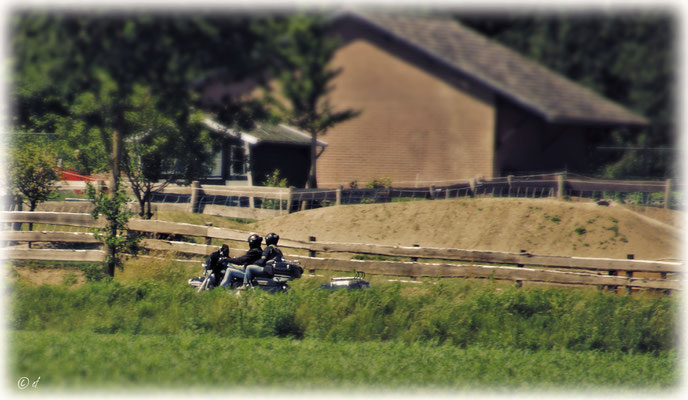 Motorradfahren auf einer...