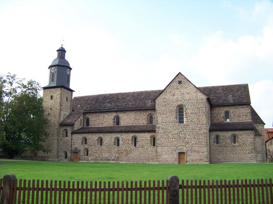 Die romanische Klosterkirche St. Georg und Maria