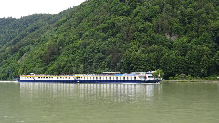 Unser Schiff fuhr an den Radeltagen mit uns parallel