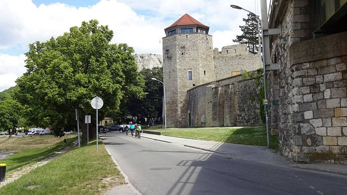 Die Stadt Hainburg hat noch ihre Stadtmauer