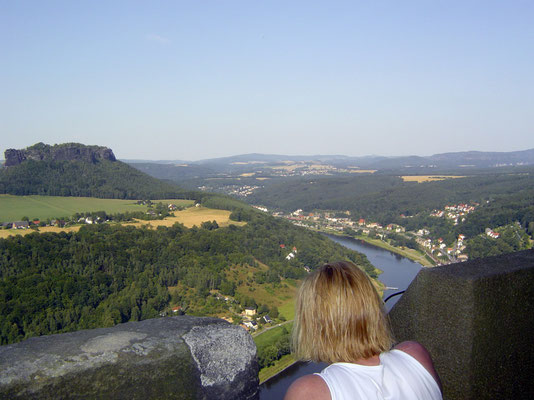 Jenseits der Elbe die Tafelberge (Lilienstein)