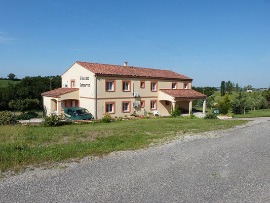 vue de la maison en arrivant aux Gites des Camparros à Nailloux