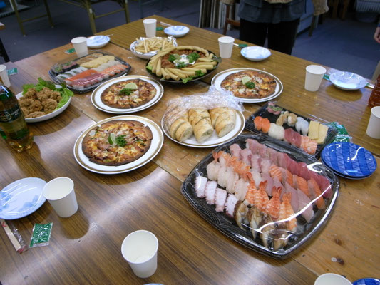 お寿司と１階にある七里屋茶房さんのお料理（うふふ）