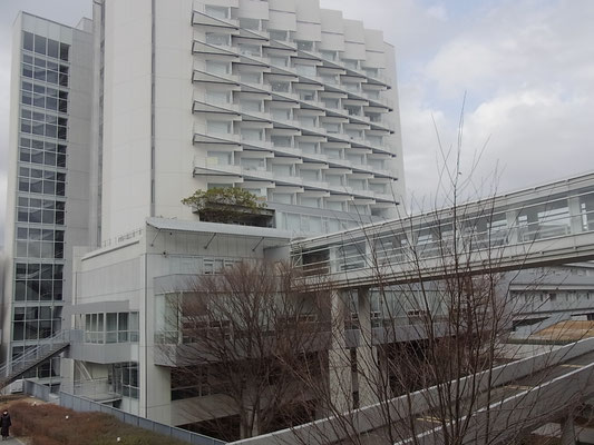 ８つの会場に分かれて６専攻（詳細は調べてね）と研究科の卒業と修了展示がされていました