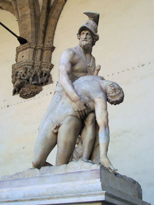 Menelao, el esposo de Helena, sosteniendo el cuerpo sin vida de Patroclo. Loggia dei Lanzi en Piazza della Signoria, Florencia.