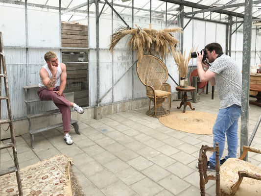 Behind the scenes, Fotoshoot Dag, Portfolio, Portfolio Fotoshoot Dag, Model, Model worden, Casting, Acteur, Acteur worden, inschrijven modellenbureau, inschrijven castingbureau, fotograaf, photographer, Fotoshoot Locatie, Behind the scenes