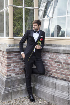 Maurice Vos, Smoking, Suit, Gentleman, Kleding, feestkleding, feestdagen, model, malemodel, mannelijk model, herenmode, mannenmode, kleding, kledingmerk, kledinglabel, herenlabel, photography, fotografie, Stefan van Ruijven Fotografie, fotograaf