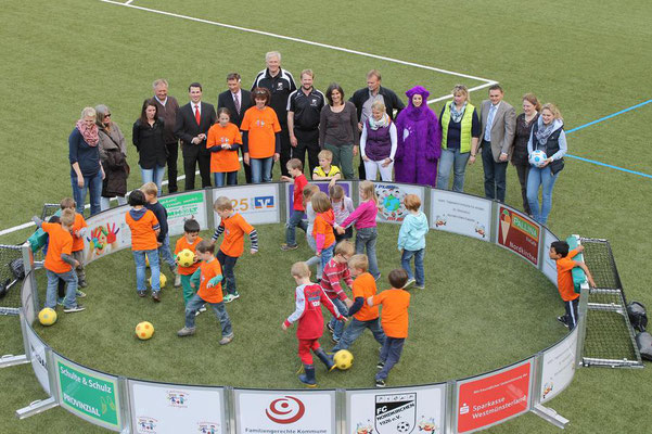 Erste Spielrunde auf dem Rasen des FC Nordkirchen. (Foto: Antje Pflips)