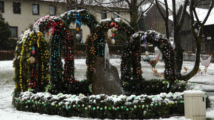 Osterbrunnen in Lützenreuth