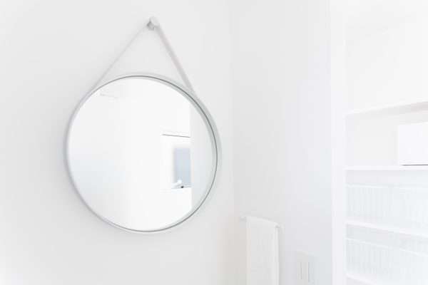 HAY Strap mirror さりげないアクセント