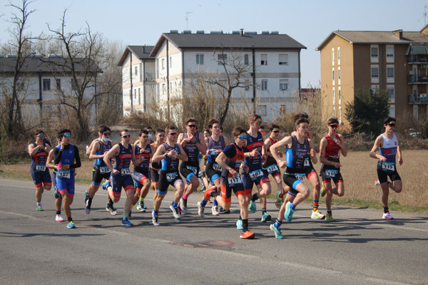 invictus,triathlon,team,bergamo,brescia,antonio,serratore,allenatore,training,racing