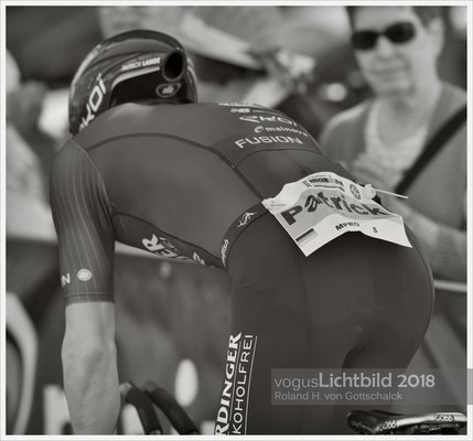 Ironman Frankfurt 2018  Radstrecke 'Die Hölle von Hochstadt' - hier Patrick Lange Rückenansicht