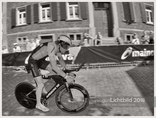 Ironman Frankfurt 2018  Radstrecke 'Die Hölle von Hochstadt' - hier keine Startnummer zu sehen