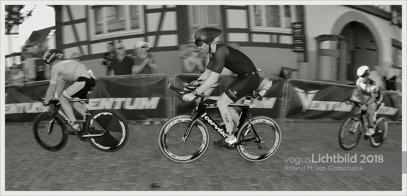 Ironman Frankfurt 2018  Radstrecke 'Die Hölle von Hochstadt' - hier Oliver Bungert im Sandwich