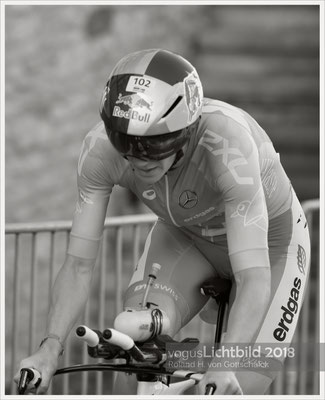 Ironman Frankfurt 2018  Radstrecke 'Die Hölle von Hochstadt' - hier die Schweizerin Daniela Ryf, die spätere Siegerin