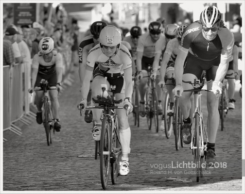 Ironman Frankfurt 2018  Radstrecke 'Die Hölle von Hochstadt' - und hier Line Foss aus Norwegen