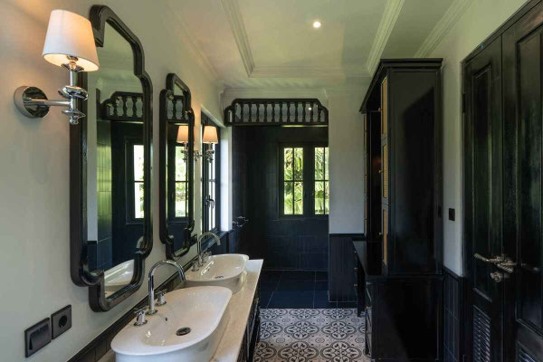 Seminyak villa for sale