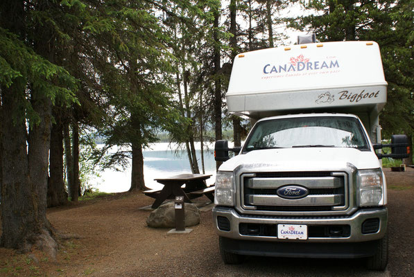 Kinaskan Lake Provincial Park Campground