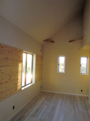 屋根勾配天上です。