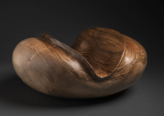 #21/27 | Walnussbaum, walnut, ø 47 cm  H 21 cm