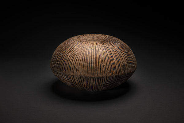 #23/xx | Walnussbaum, walnut, ø 38 cm  H 35 cm