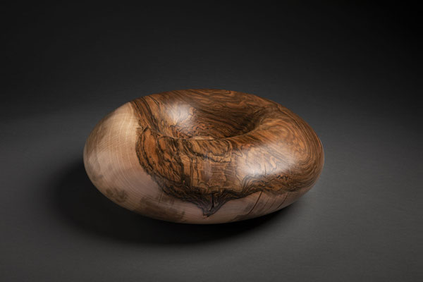 #20/06 | Walnussbaum, walnut, ø 49 cm  H 17 cm