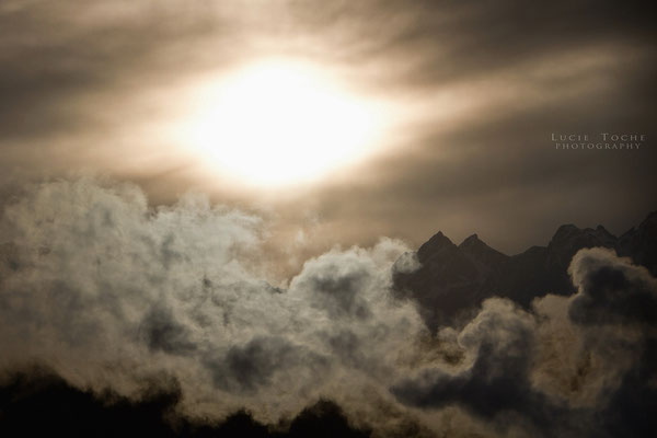 Lever de Soleil sur les Alpes