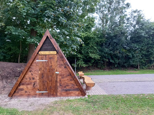 Hütte beim Bouleplatz
