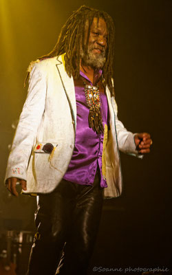 Winston McAnuff & Fixi