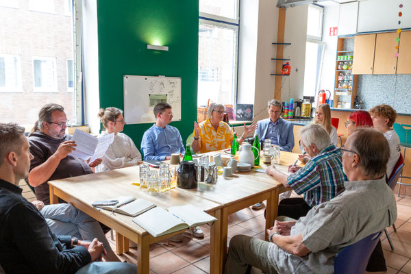 Pressekonferenz im Jugenheim K3 auf der Mariannenstraße.