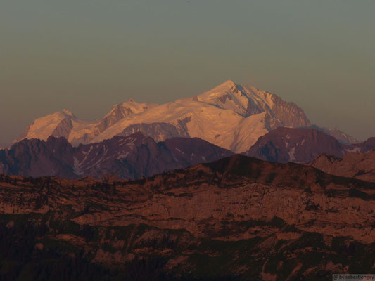 Coucher de soleil sur le Mont Blanc 