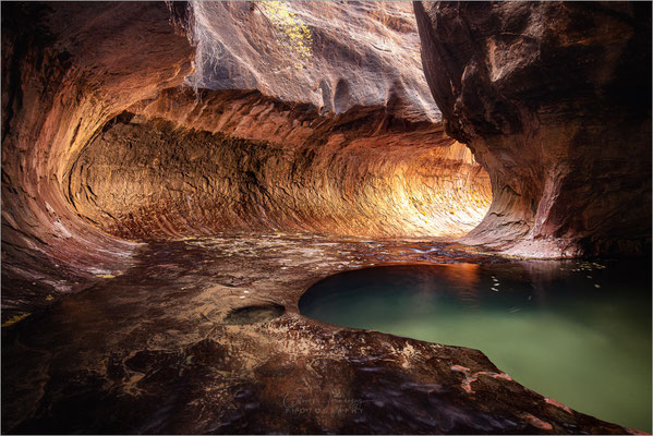 Die Subway im Zion NP, Utah! Majestätische rote Sandsteinklippen, tiefe Canyons und der Virgin River. Atemberaubende Natur! 